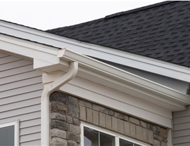 Seamless Gutters Photo 4