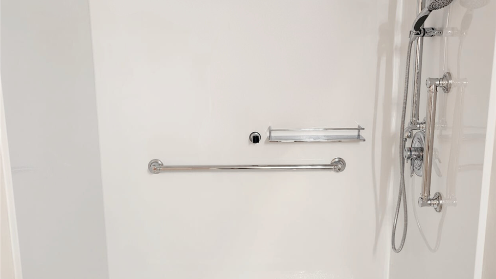 Barrier Free Showers Photo 86