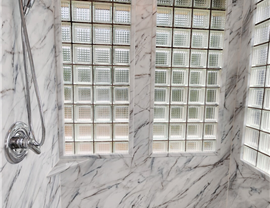 Shower Surrounds Photo 33