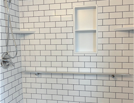 Shower Surrounds Photo 30