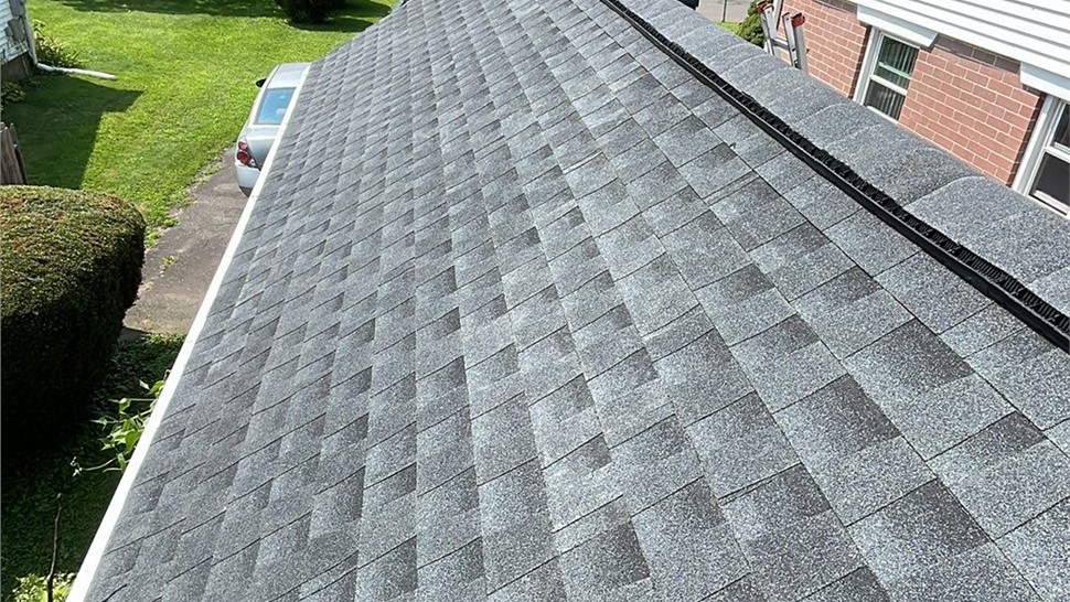 New architectural roof installation on a Wethersfield CT home by Millstream Construction