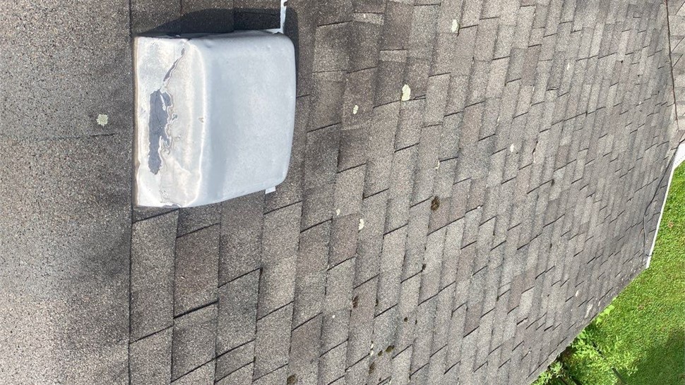 New architectural roof installation on a Wethersfield CT home by Millstream Construction