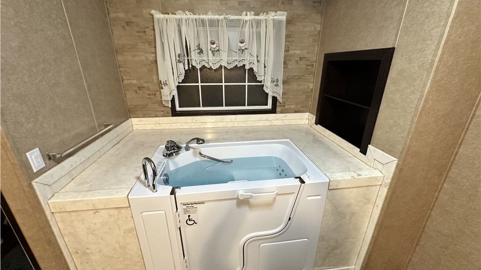 Bathtubs Project in Holden, LA by Mr. Bath