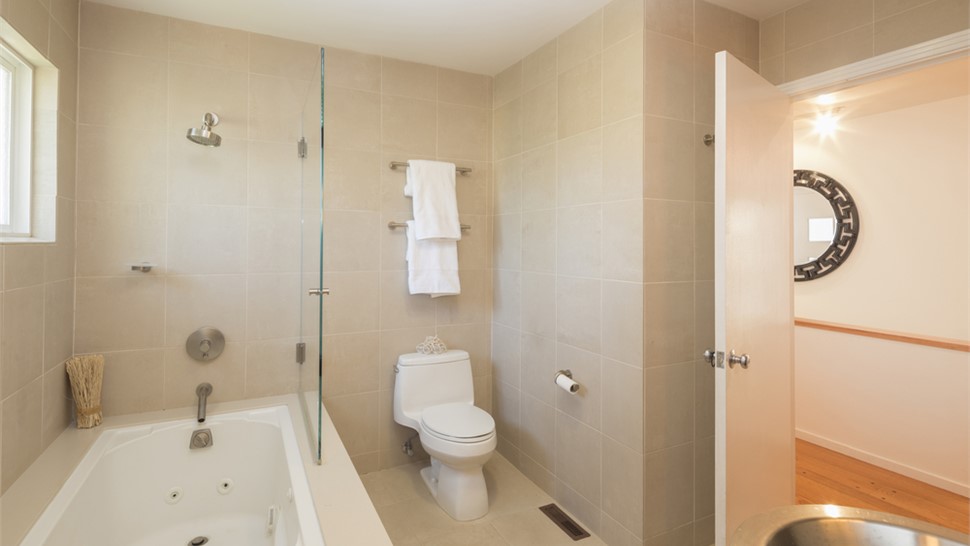 Bathroom Remodeling Photo 48