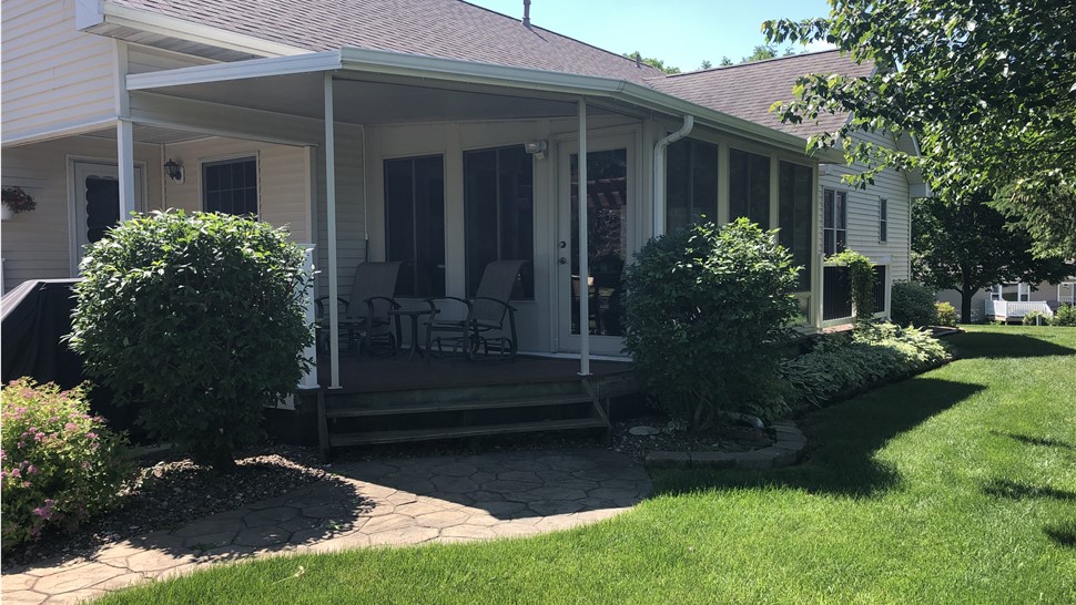 Deck Enclosures Photo 1