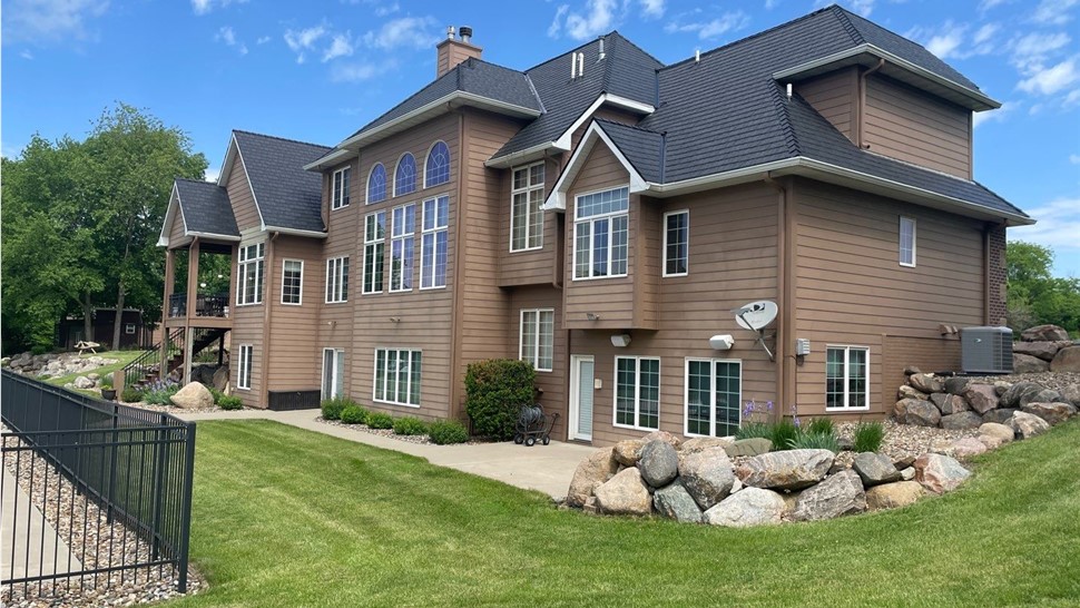 Everlast Advanced Composite Siding [On Gallery Page] Photo 1