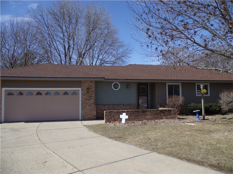 ProVia CedarMax Insulated Vinyl Siding [ On gallery Page] Photo 25