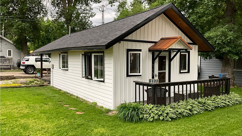 Siding Accessories: ProVia Building Products-Stone-Shake-Shingles-Rounds-Fish Scales Photo 88