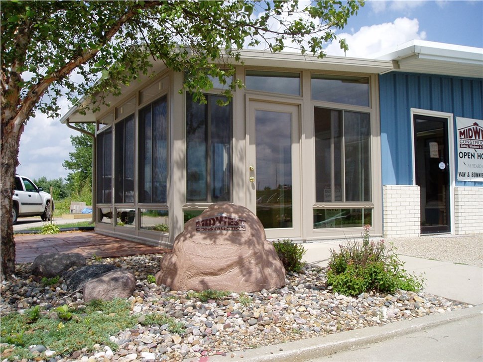 All Season Sunrooms [On gallery page] Photo 26