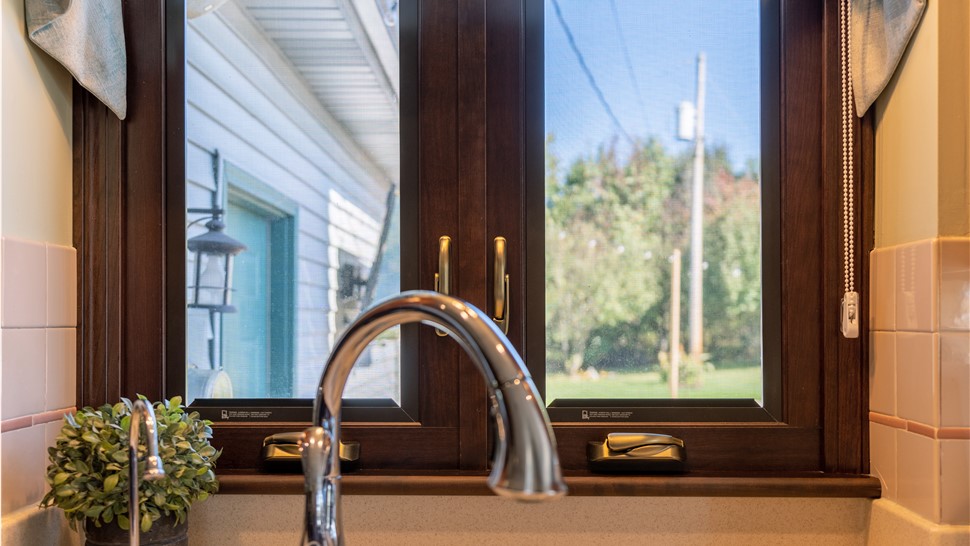 Wood-Clad Vinyl Windows Photo 1