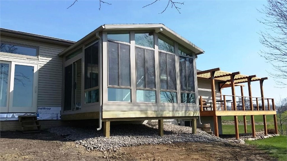 All Season Sunrooms [On gallery page] Photo 90