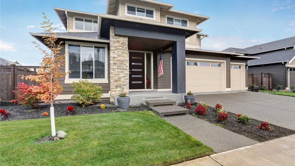 Entry Doors Photo 22