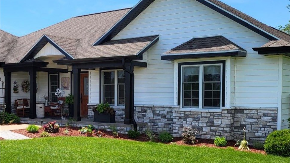 ProVia CedarMax Insulated Vinyl Siding Photo 93