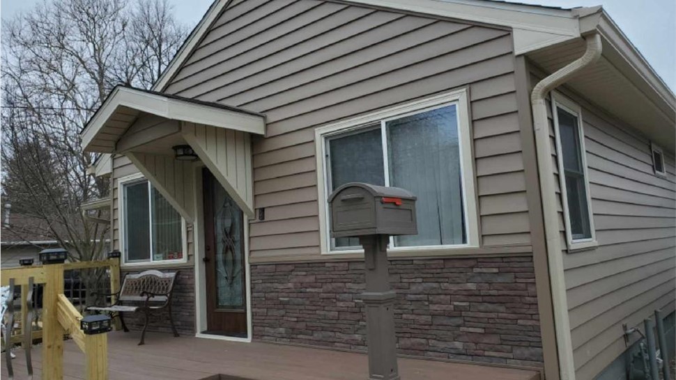 Sunrooms Project in Des Moines, IA by Midwest Construction