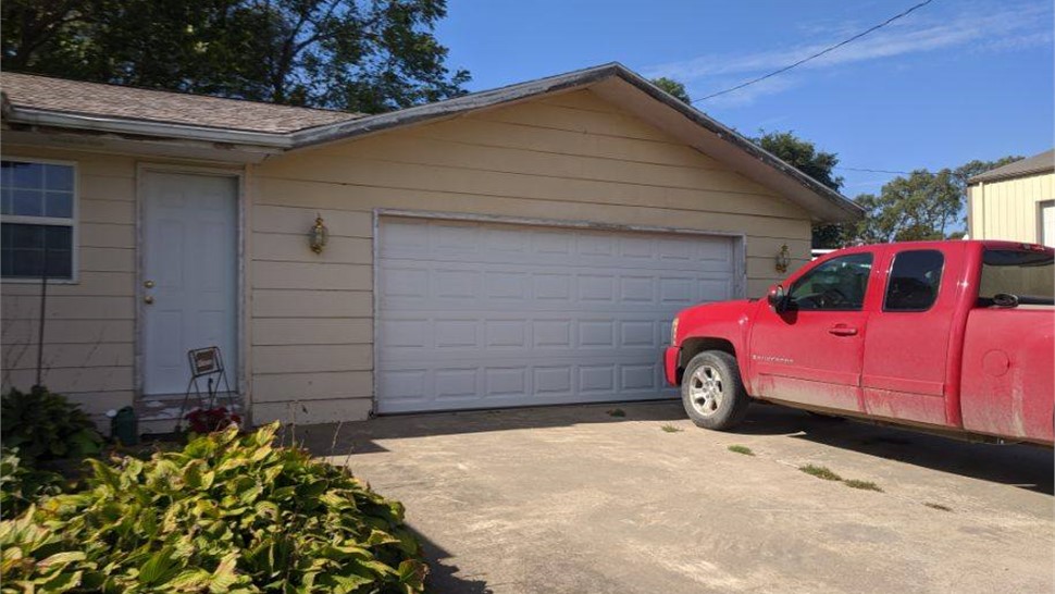 Siding Project in Prairie City, IA by Midwest Construction