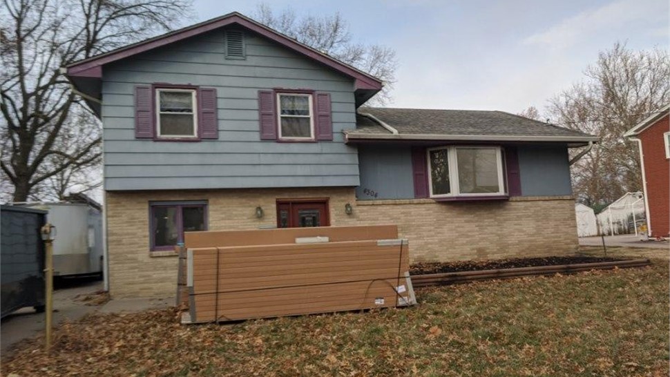 Siding Project in Urbandale, IA by Midwest Construction