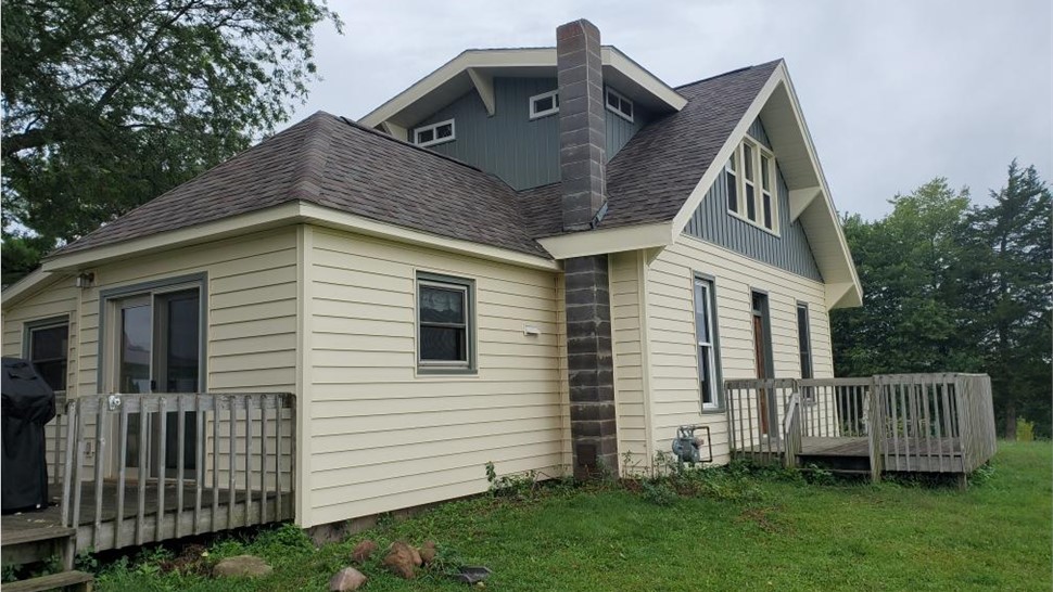 Roofing, Siding, Windows Project in New Virginia, IA by Midwest Construction