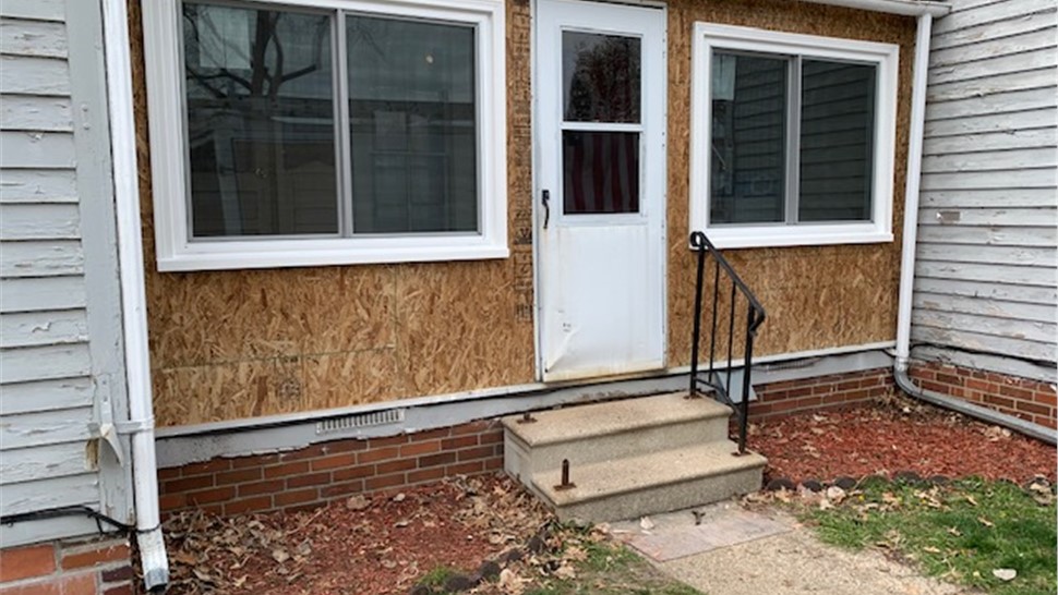 Windows Project in Mitchellville, IA by Midwest Construction