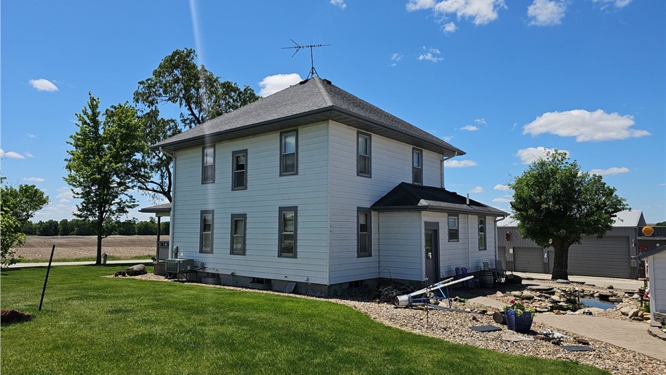 Roofing Project in Grinnell, IA by Midwest Construction