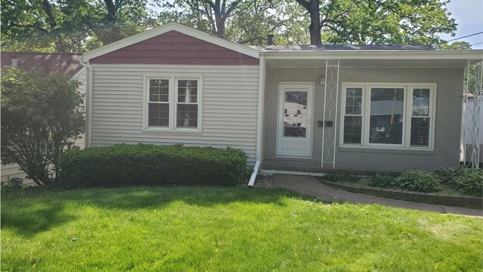 Siding Project in Des Moines, IA by Midwest Construction