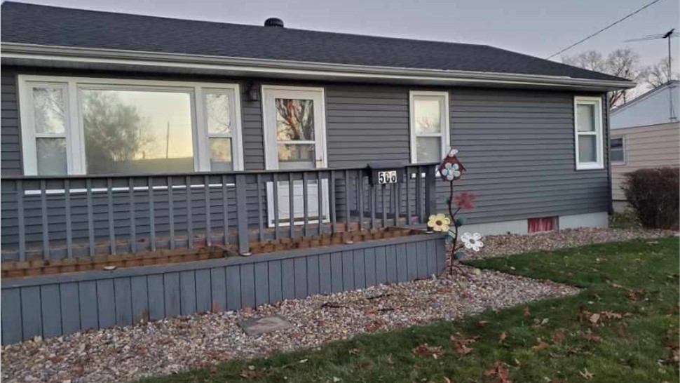 Siding Project in Newton, IA by Midwest Construction