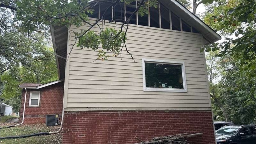 Seamless Gutters Project in Des Moines, IA by Midwest Construction