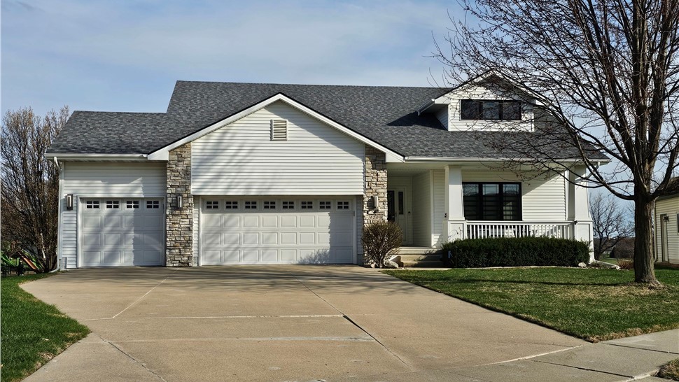 Windows Project in Urbandale, IA by Midwest Construction