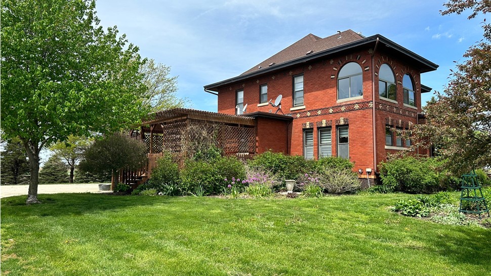 Sunrooms Project in Creston, IA by Midwest Construction