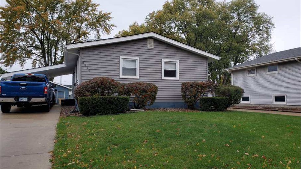 Siding Project in Urbandale, IA by Midwest Construction