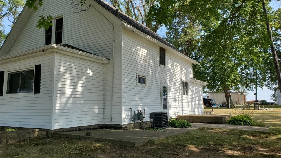 Siding Project in Runnells, IA by Midwest Construction