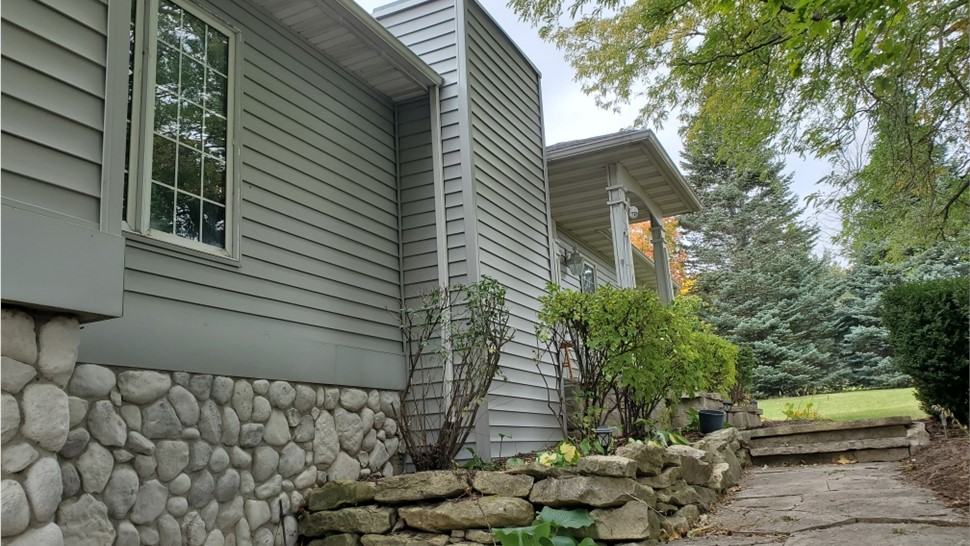 Siding Project in Pleasant Hill, IA by Midwest Construction