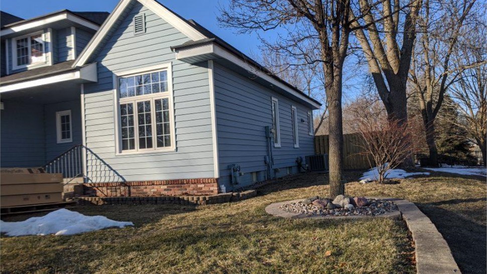 Siding Project in Urbandale, IA by Midwest Construction