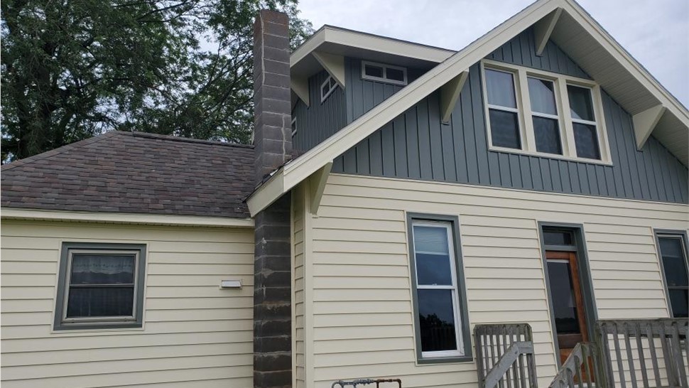 Roofing, Siding, Windows Project in New Virginia, IA by Midwest Construction