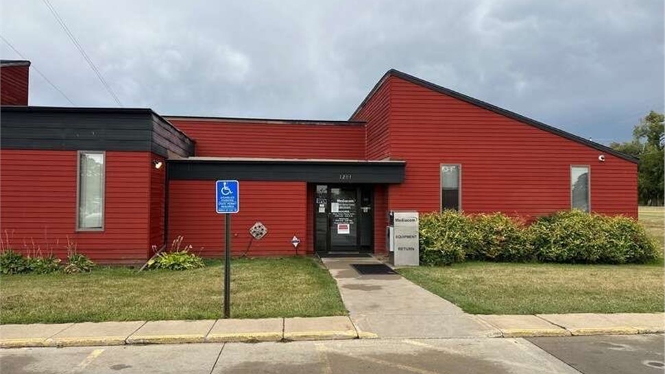 Seamless Gutters, Siding, Windows Project in Marshalltown, IA by Midwest Construction