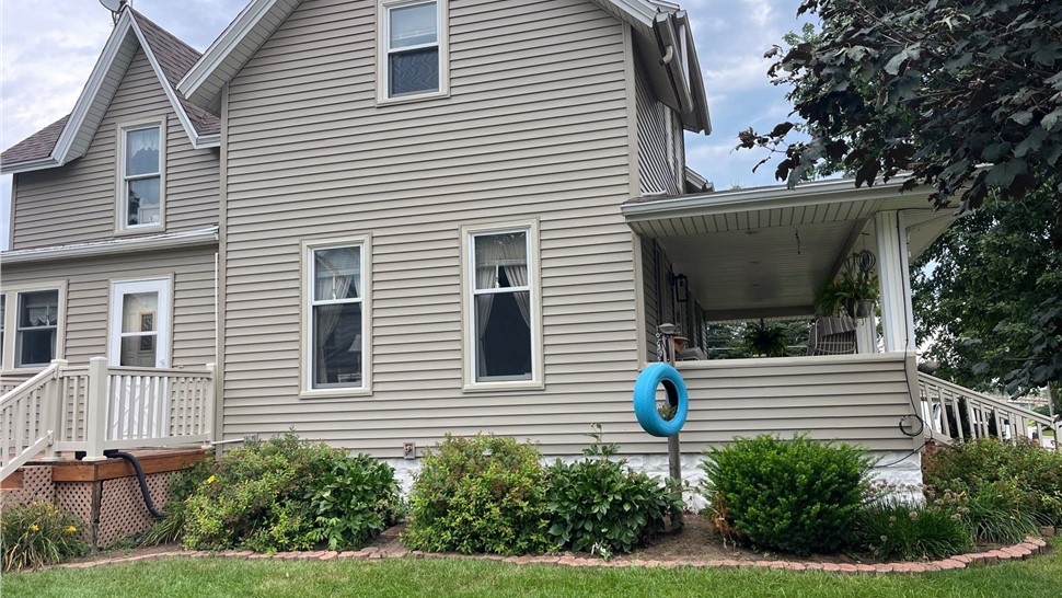 Roofing, Siding Project in Hampton, IA by Midwest Construction