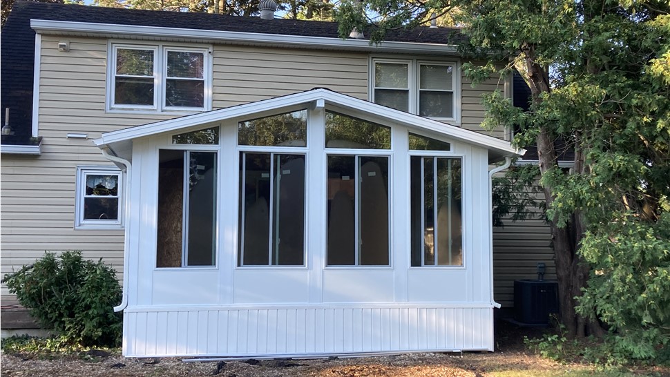 Sunrooms Project in Mason City, IA by Midwest Construction