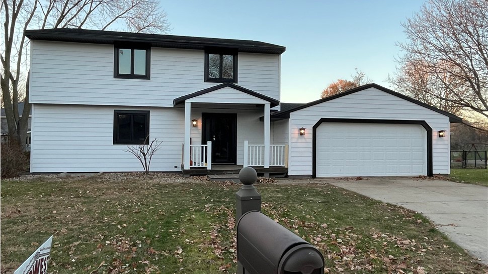 Doors, Siding, Windows Project in Mason City, IA by Midwest Construction