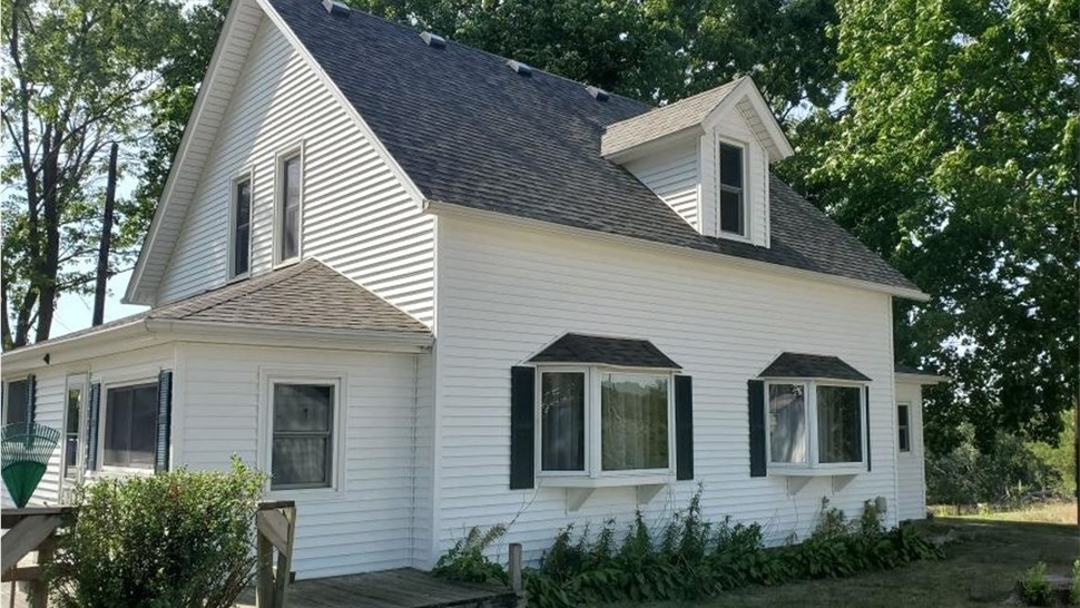 Siding Project in Runnells, IA by Midwest Construction