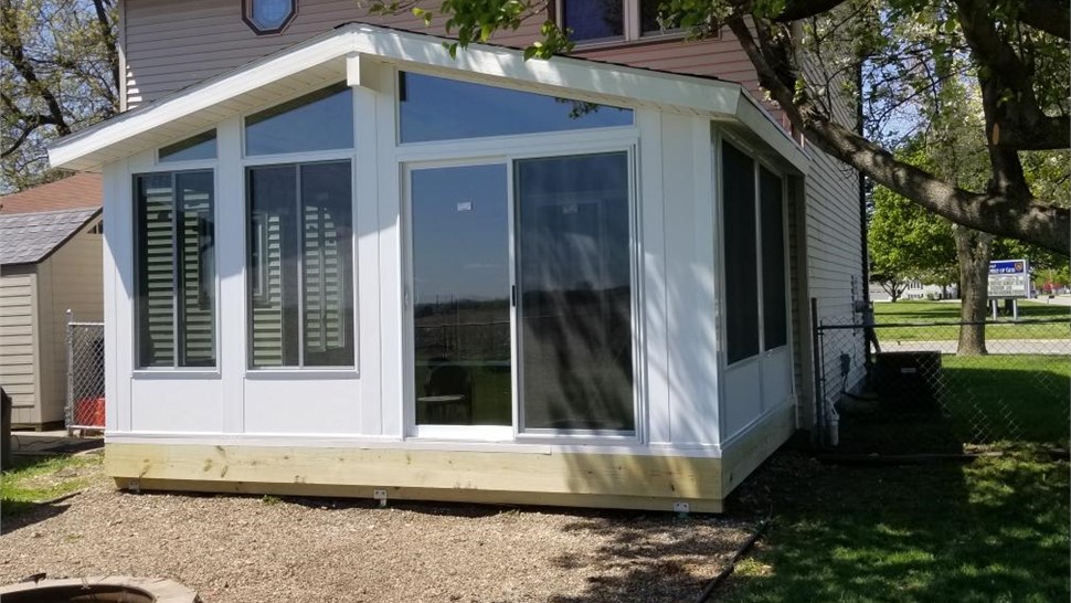 Sunrooms Project in Newton, IA by Midwest Construction