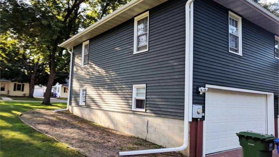 Siding Project in Charles City, IA by Midwest Construction