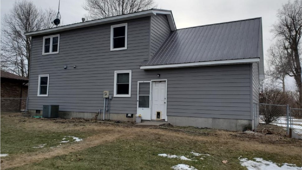 Siding Project in Eddyville, IA by Midwest Construction