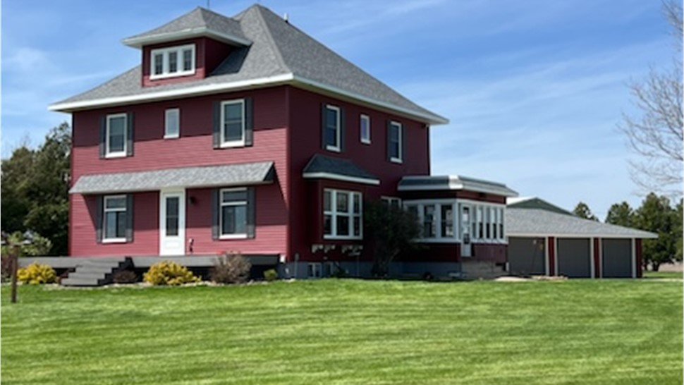 Siding Project in Toledo, IA by Midwest Construction