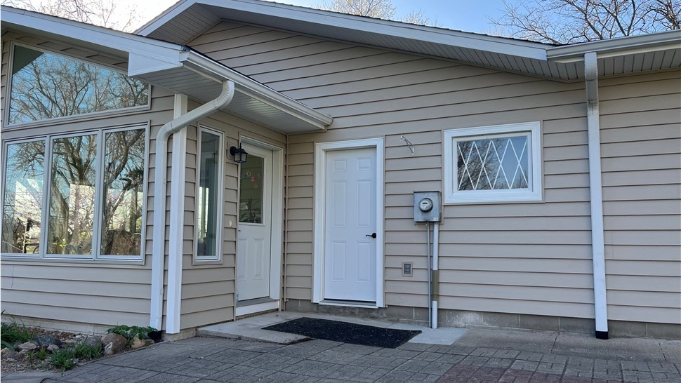 Siding, Windows Project in Waverly, IA by Midwest Construction