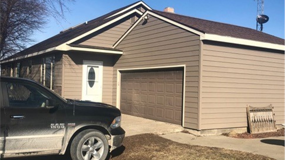 Siding Project in Grinnell, IA by Midwest Construction