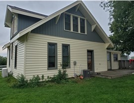 Roofing, Siding, Windows Project in New Virginia, IA by Midwest Construction