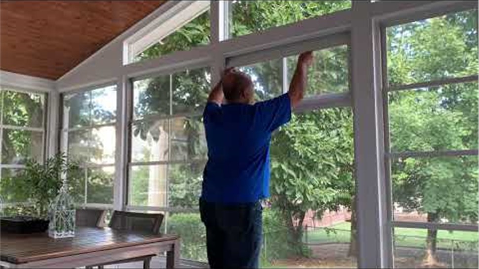 V Series 3 Season Room Photo 1