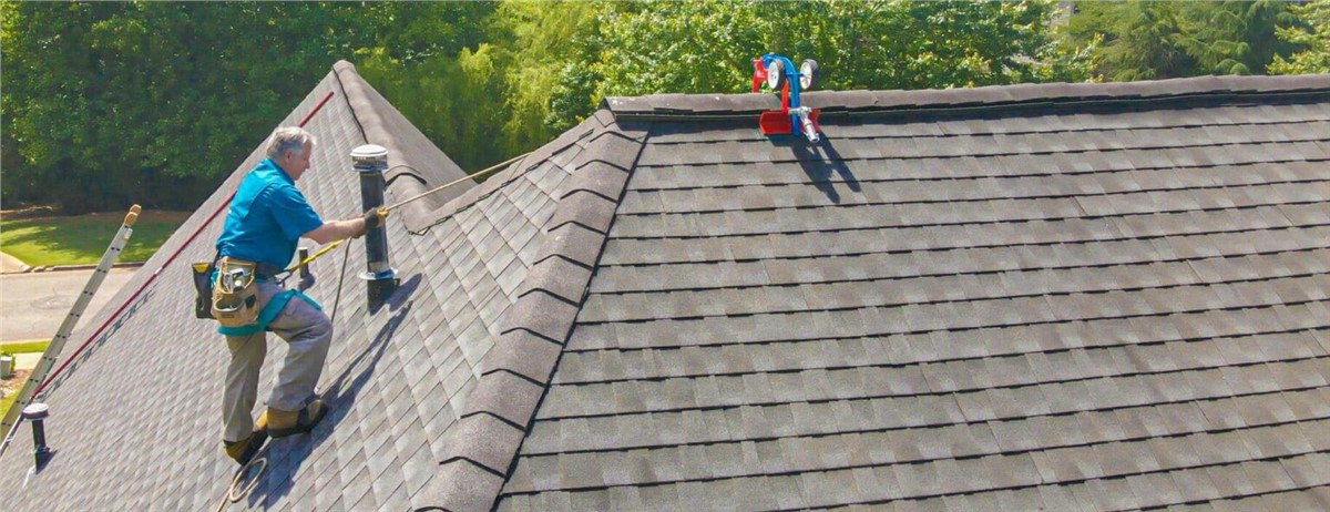 What is a GAF Master Elite Roofer?