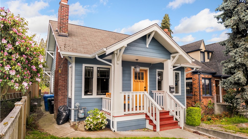 Siding, Siding Project Project in Seattle, WA by Pacific Exteriors LLC