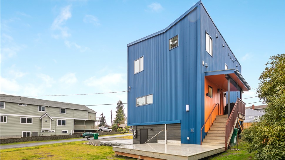 Siding, Siding Project Project in Seattle, WA by Pacific Exteriors LLC