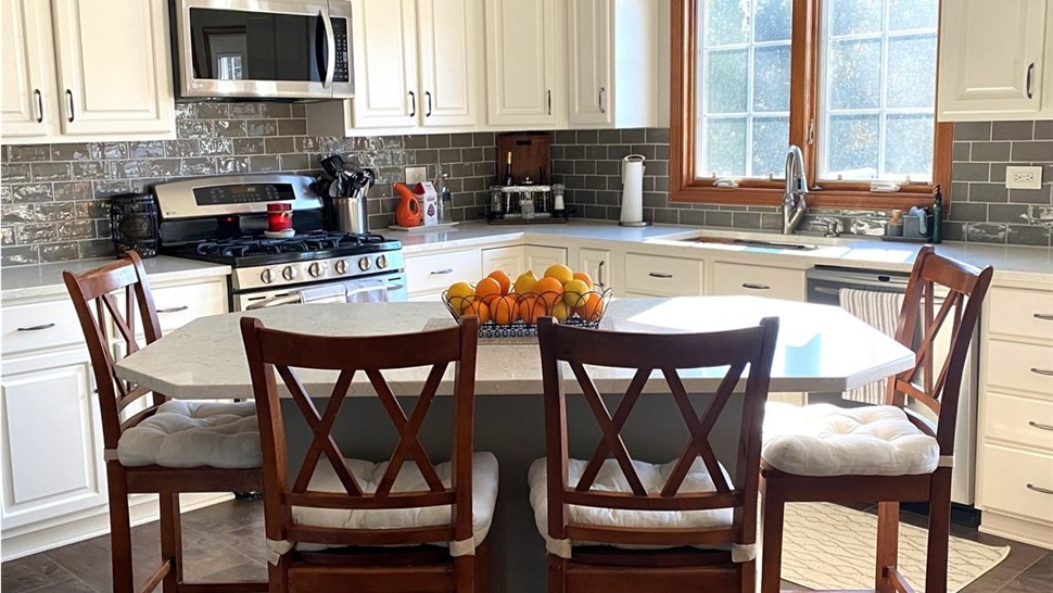 Kitchen Cabinets - Main Photo 4